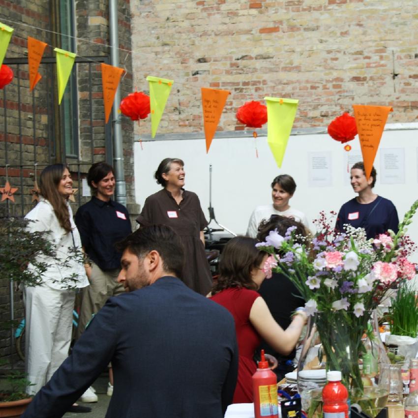 RFRAME the Courtyard